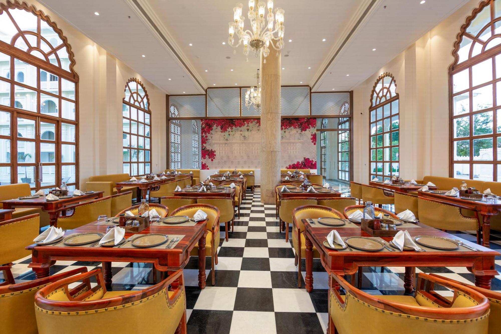 Sterling Aravalli Hotel 4*